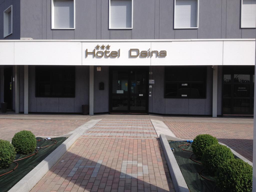 Hotel Daina Dalmine Exterior foto